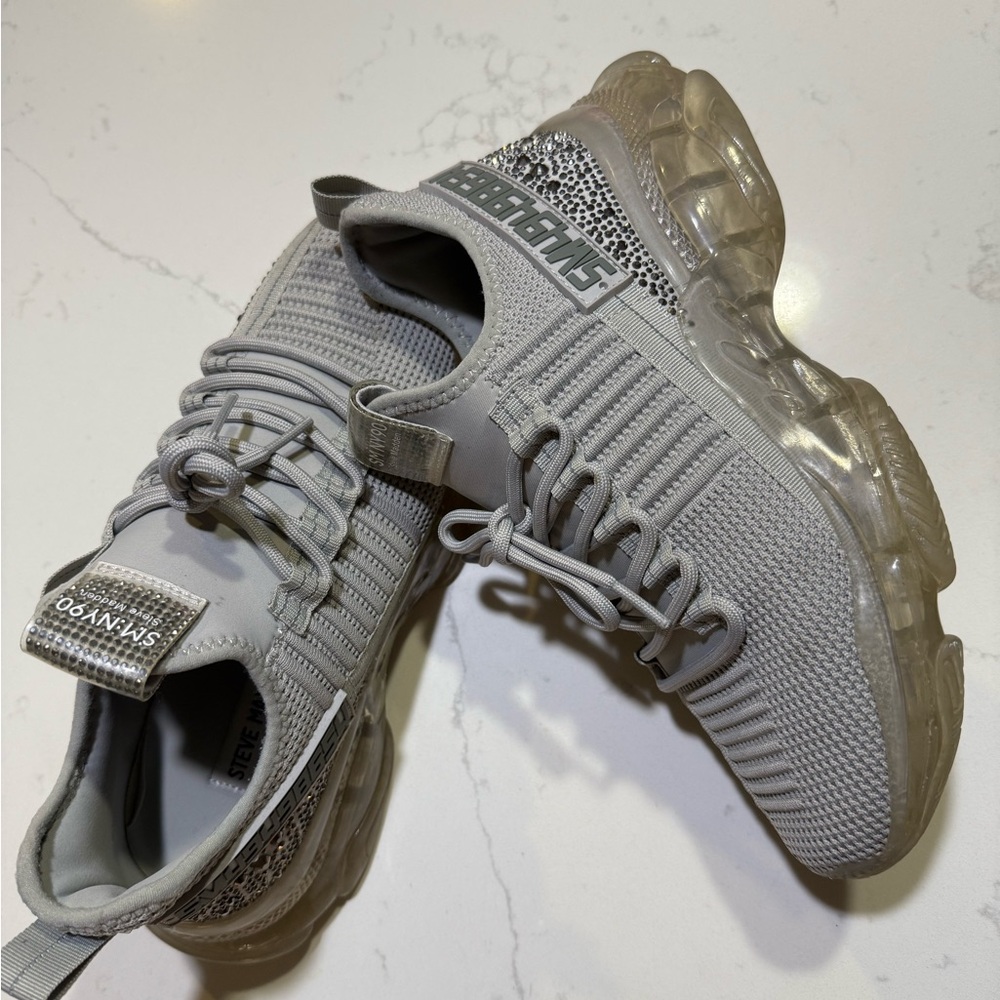 Steve Madden Maxima Grey women’s 9